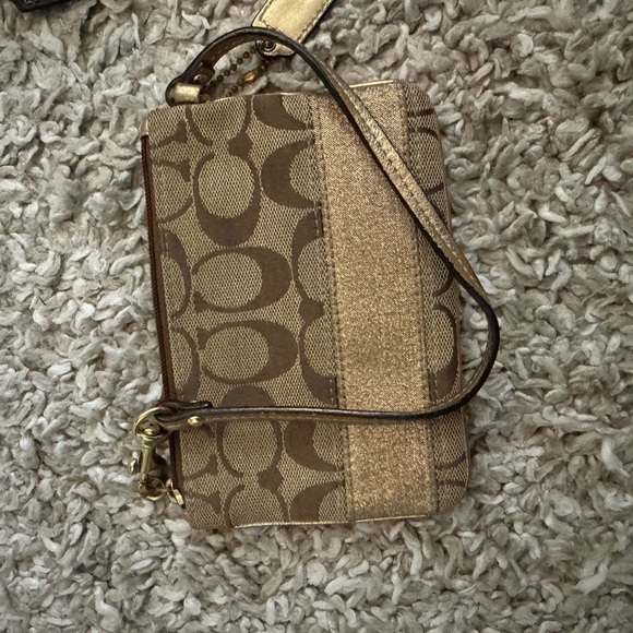 Coach card sized wristlet in gold - Picture 2 of 2